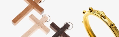 Bagues, pendentifs et bracelets